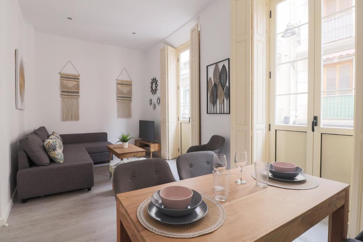 C93 - Trendy Two Bedrooms In Ollerias Малага Экстерьер фото